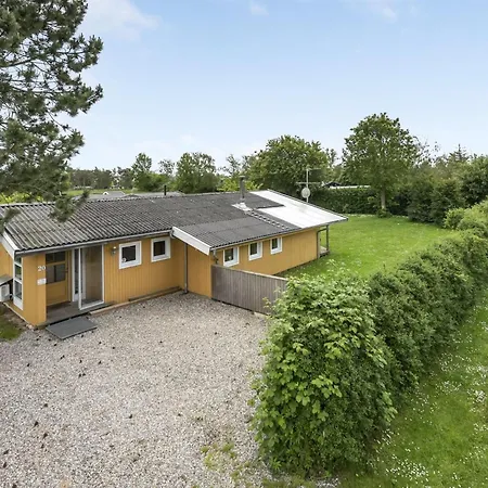 Virpi - 400m From The Sea By Interhome *